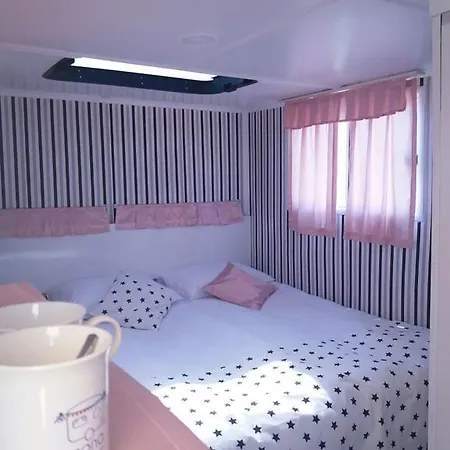 Mona Glamping Caravan Suites * Siğacık