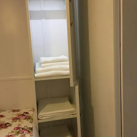 Camping Mona Glamping Caravan Suites *